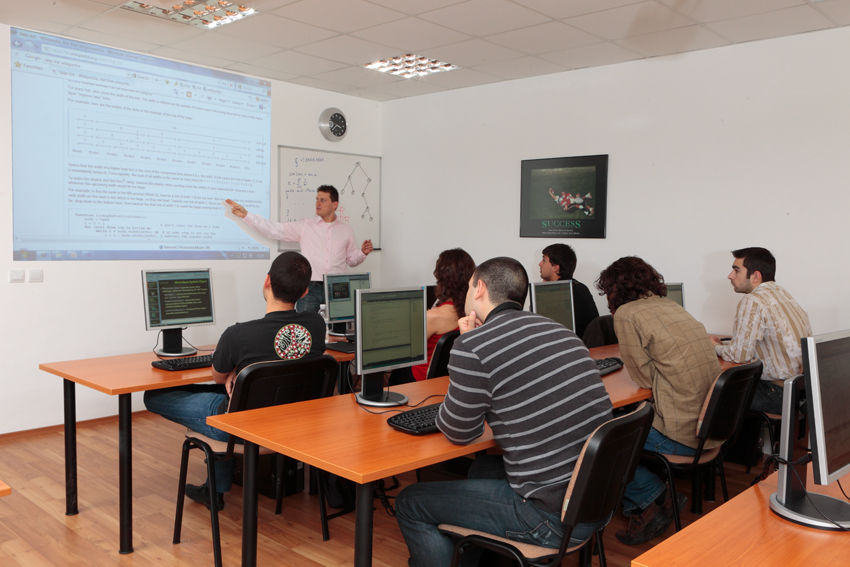 svetlin-nakov-teaching-students-in-telerik-academy-june-2010.jpg